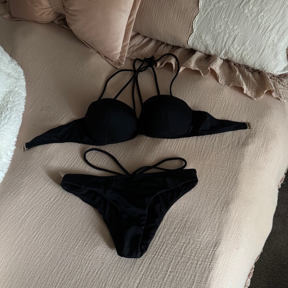 Black sexy and strappy bikini set with adjustable straps - Picture 1 of 4